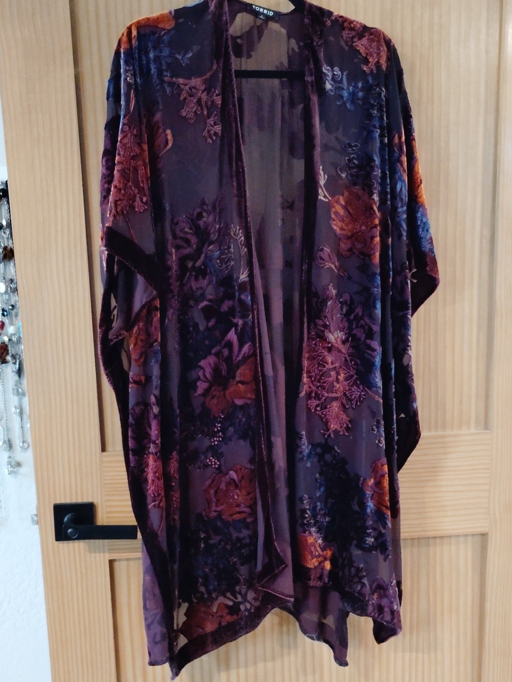 1X torrid Purple Floral Velvet Burnout Kimono